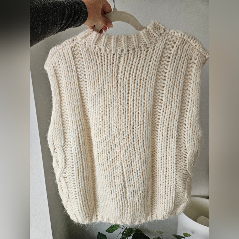 Zara Chunky Knit Cream Sweater Vest - Picture 4 of 5